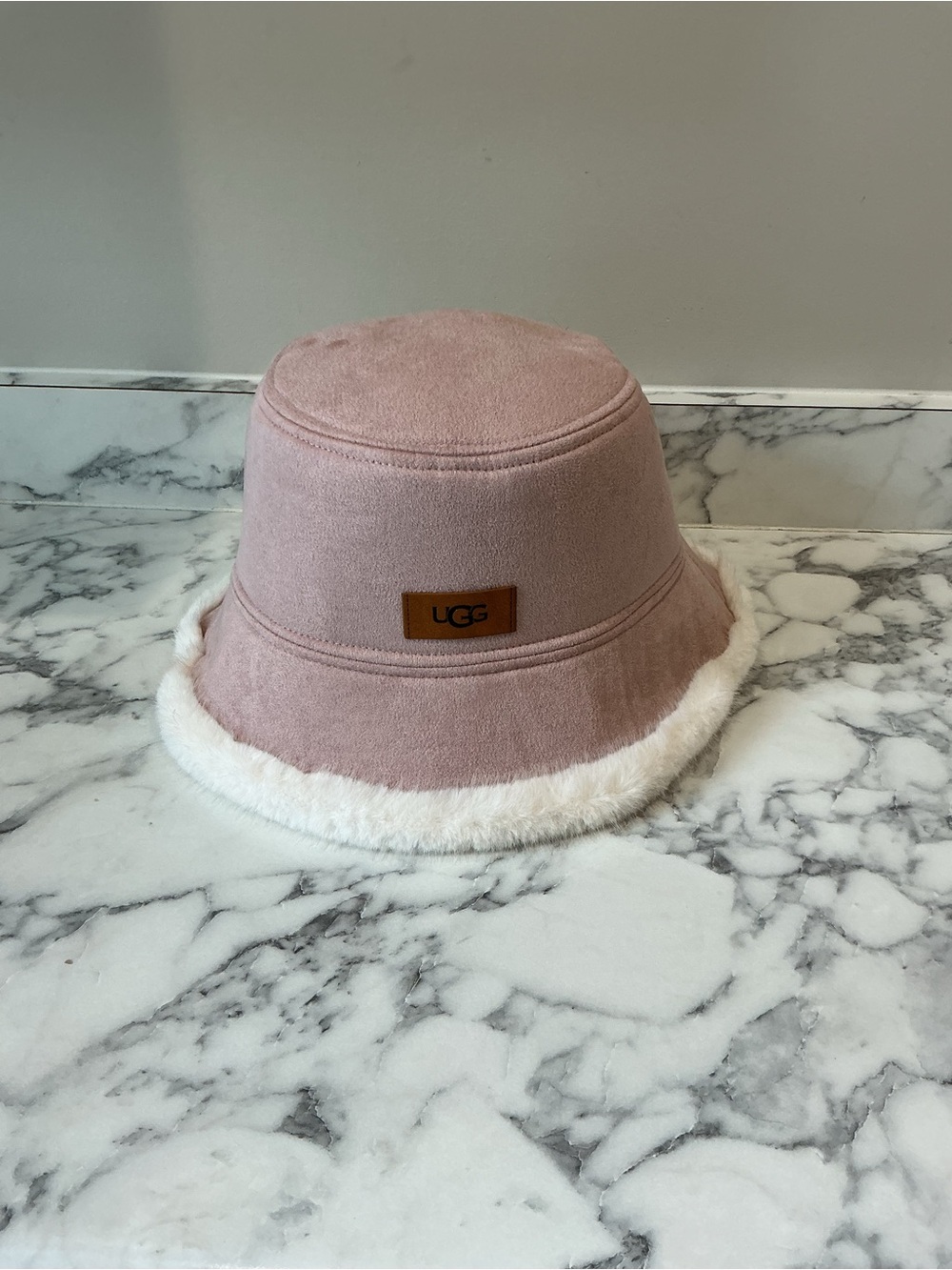 UGG Womens Blush Pink Bucket Hat with White Faux-Fur Trim